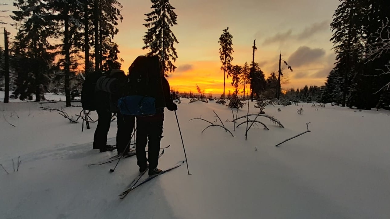 Titelbild Winterwanderung mit Zelten
